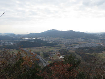 IMG_0522ピーク下のシダ尾根展望地から亀尾山・福西山.JPG