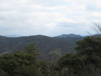 IMG_5992桂木山（左奥）・日ノ岳（右奥）.JPG