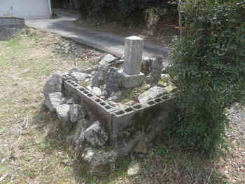 IMG_7079石碑（三界万霊）・古墓.JPG