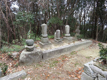 IMG_7083久留島主膳の墓（左端？）.JPG